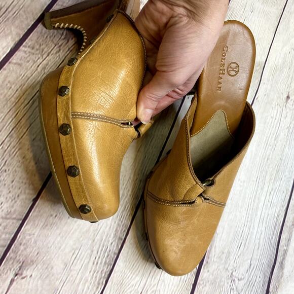 Cole Haan Tan Leather Mules Size 8.5 B Stud Details Cushioned Insole Non Slip - Picture 4 of 7